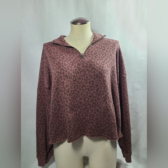 American eagle leopard print cropped sweater- Size small - Picture 2 of 5